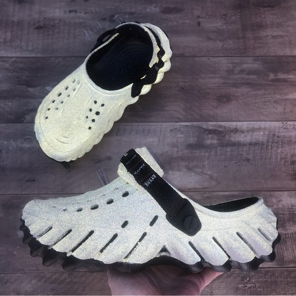 Crocs Echo Reflective Clog - Picture 2 of 16